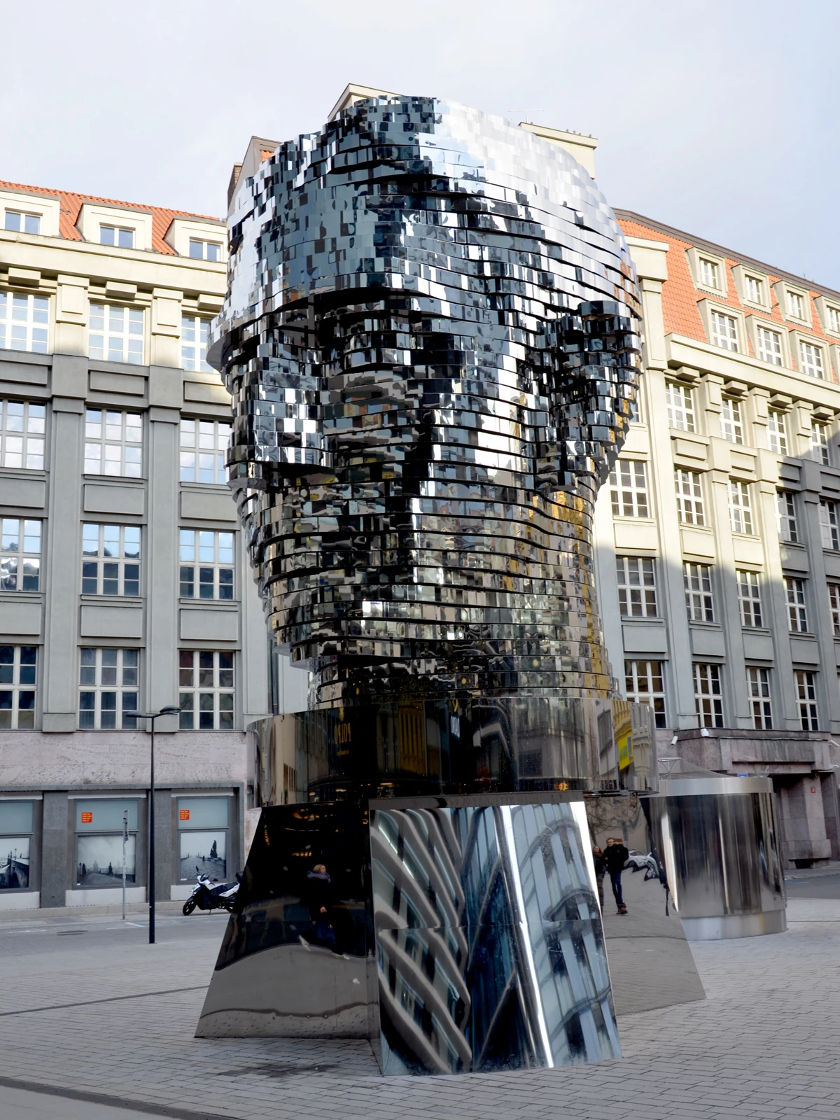 Hlava Franze Kafky (Rotating Kinetic Head)